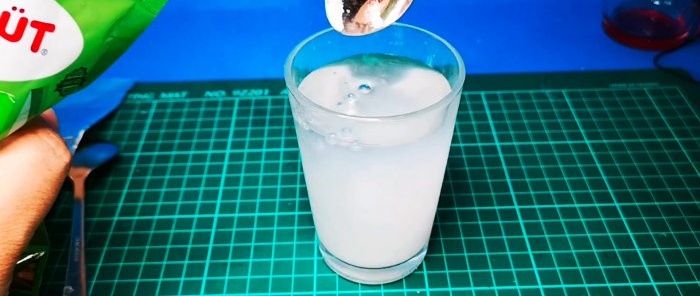 Cara membuat diod cecair daripada sudu air dan soda