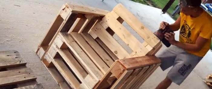 Hogyan készítsünk kerti bútorokat raklapokból