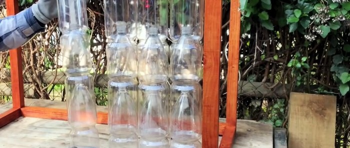 The idea of ​​a homemade greenhouse from PET bottles