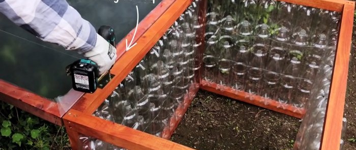 The idea of ​​a homemade greenhouse from PET bottles