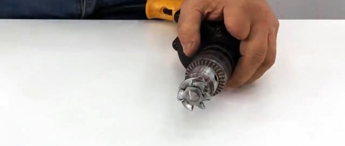 Mini lathe from a broken grinder and drill