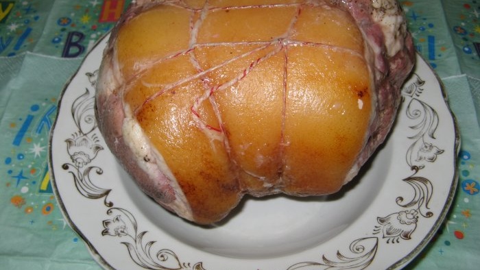 Een eenvoudig broodje varkensschenkel voor degenen die nieuw zijn in het maken van delicatessen.
