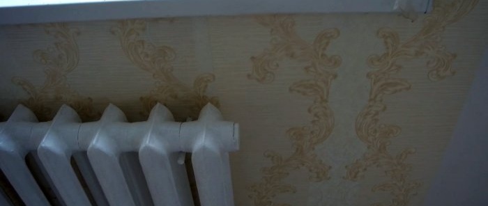 Cara terbaik untuk menggantung kertas dinding di belakang radiator dengan melaraskan corak