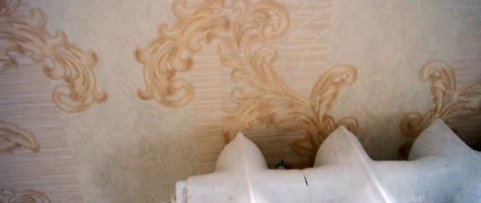 Paano perpektong mag-hang ng wallpaper sa likod ng radiator sa pamamagitan ng pagsasaayos ng pattern