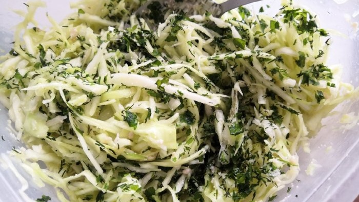 Σαλάτα με λάχανο και χαβιάρι για 100 ρούβλια θα μαγειρεύετε ξανά και ξανά