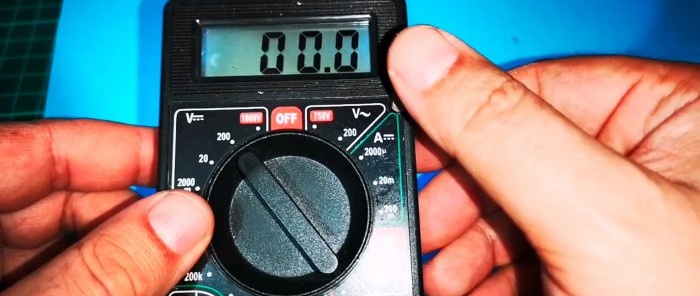 How to turn on the multimeter backlight automatically