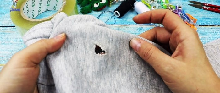 Como costurar um buraco com uma costura oculta, mesmo se você estiver segurando uma agulha pela primeira vez na vida