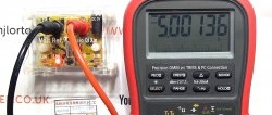 Hur man kontrollerar noggrannheten hos en multimeter och varför elektronik hemma behöver en AD584 referensspänningskälla