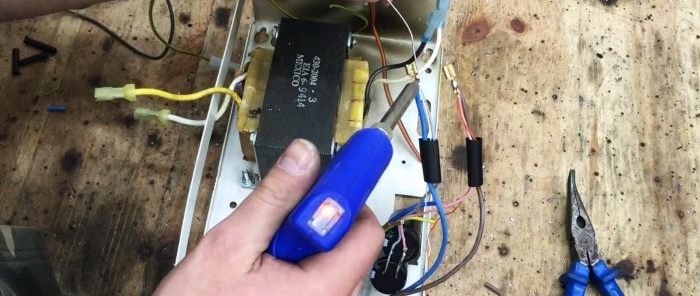 Cum se folosește o șurubelniță cu o baterie descărcată