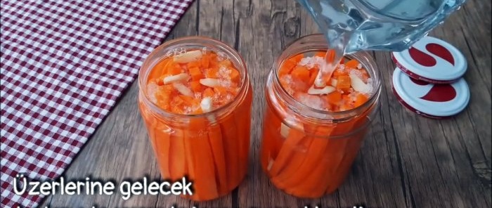 Μπαστούνια καρότου τουρσί σε 10 λεπτά