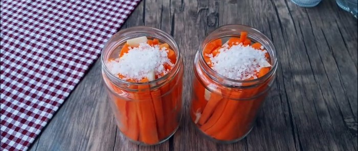 Pickled carrot sticks in 10 minutes