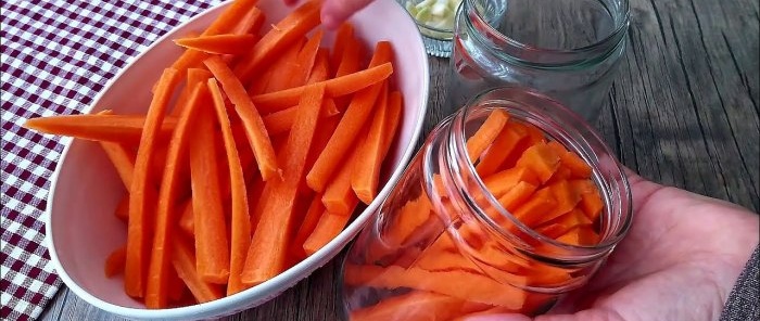 Bâtonnets de carottes marinés en 10 minutes