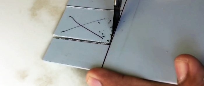كيفية صنع حامل هاتف قابل للتعديل من أنبوب PVC