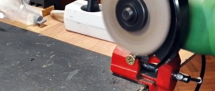 Како направити држач дршке за оштрице скалпела од сидреног вијка