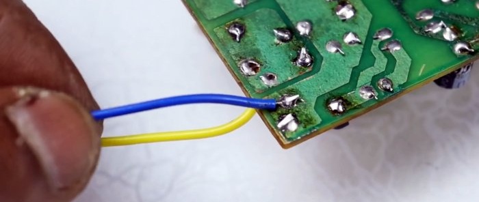 Comment convertir une alimentation 12 V ordinaire en une alimentation 325 V régulée en laboratoire