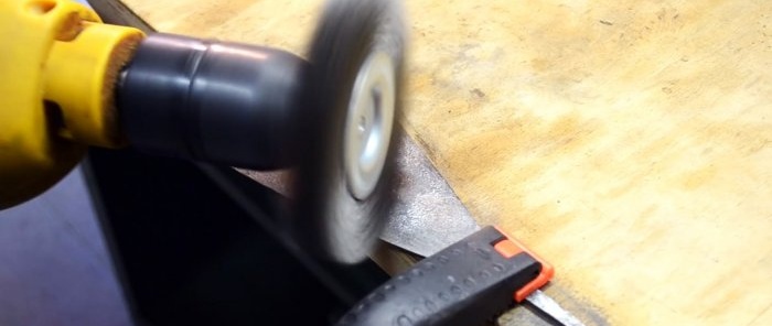 Sådan laver du en skærer fra en gammel spatel