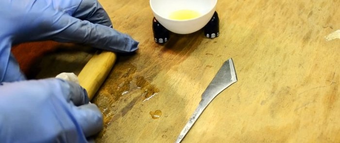 Hogyan készítsünk vágót egy régi spatulából