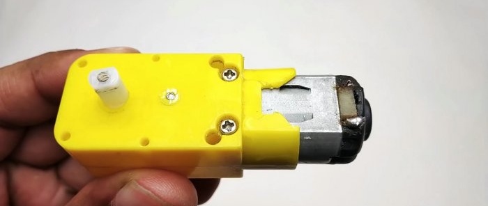 Jak zrobić miniaturowy kompresor ze strzykawki i skrzyni biegów maszyny
