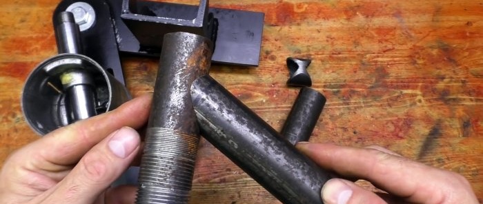 Hogyan készítsünk régi autóalkatrészek segítségével tökéletes csővágót bármilyen szögben történő csatlakozáshoz