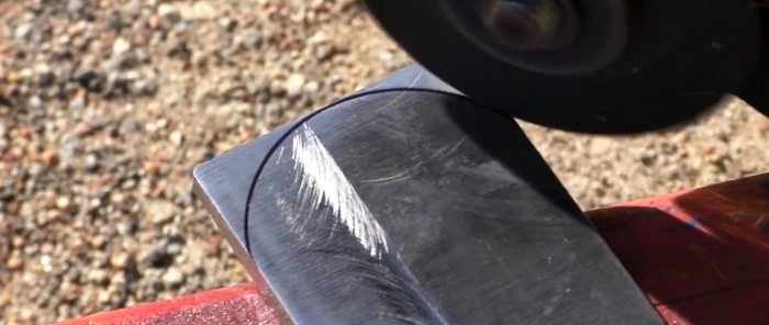 Hoe je oude auto-onderdelen kunt gebruiken om een ​​perfecte pijpsnijder te maken die je onder elke hoek kunt verbinden