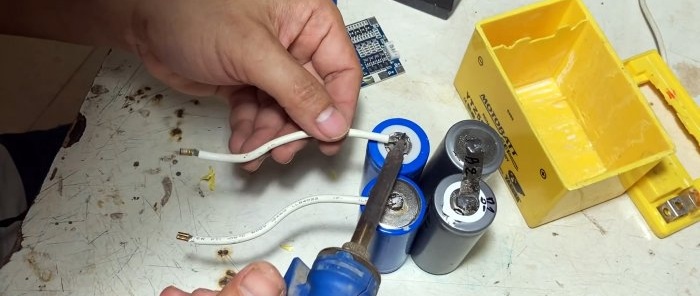 Ako previesť 12V olovenú batériu na lítium-iónovú batériu