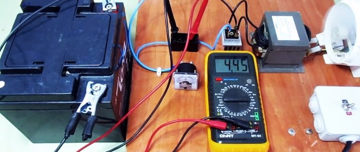 Hvordan lage en bilbatterilader fra en mikrobølgeovn