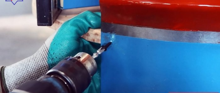 Како направити мобилни орман за складиштење алата од челичног бурета