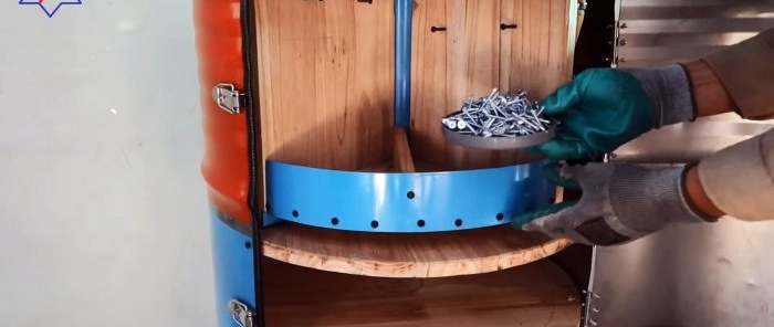 Hur man gör ett mobilt verktygsförvaringsskåp av en ståltunna
