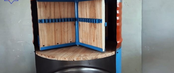 Hoe maak je een mobiele gereedschapskast van een stalen vat?
