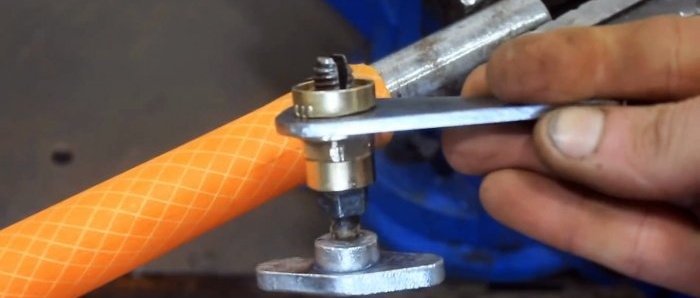 How to make a clamp from an old water tap