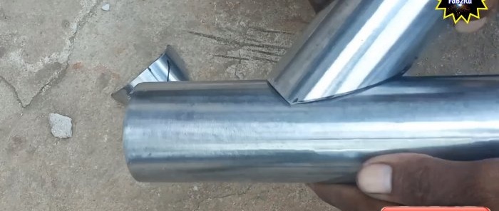 Comment utiliser un morceau de papier pour marquer parfaitement l'extrémité d'un tuyau pour un insert à 45 degrés