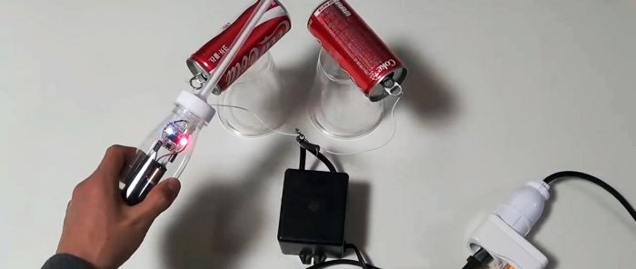 How to make a detector showing high static voltage and its polarity