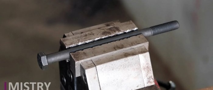 Paano gumawa ng isang metal scriber mula sa isang bolt at isang drill bit