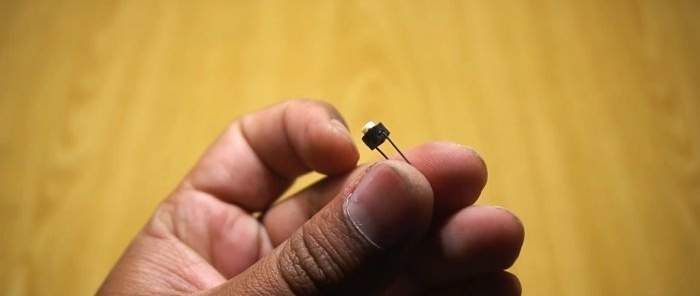 Come realizzare un micro trapano a batteria con le tue mani