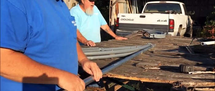 Cómo doblar una tubería en un arco de invernadero usando una plantilla casera