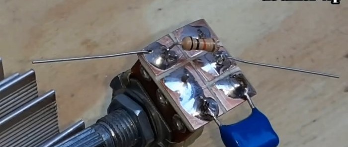 Hoe maak je een eenvoudige 220 V-dimmer?