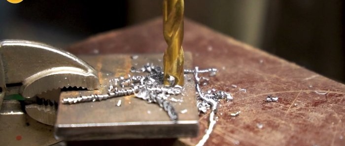 Gemonteerde molen van een molen met een steuntafel