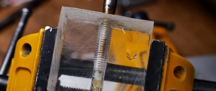 Kā izmantot izžuvuša cilindra paliekas ar poliuretāna putām Vienkāršas ierīces izgatavošana