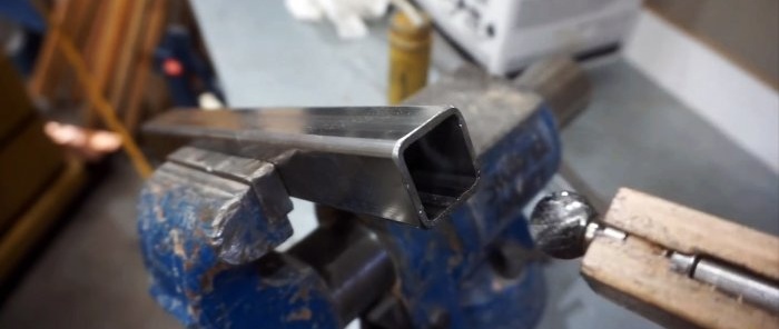 Cách chế tạo một công cụ để loại bỏ nhanh chóng đường nối bên trong ống định hình
