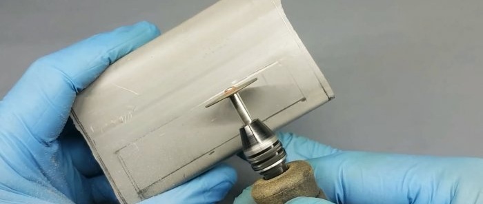 كيفية صنع مصباح يعمل باللمس لورشة العمل من الأنابيب البلاستيكية
