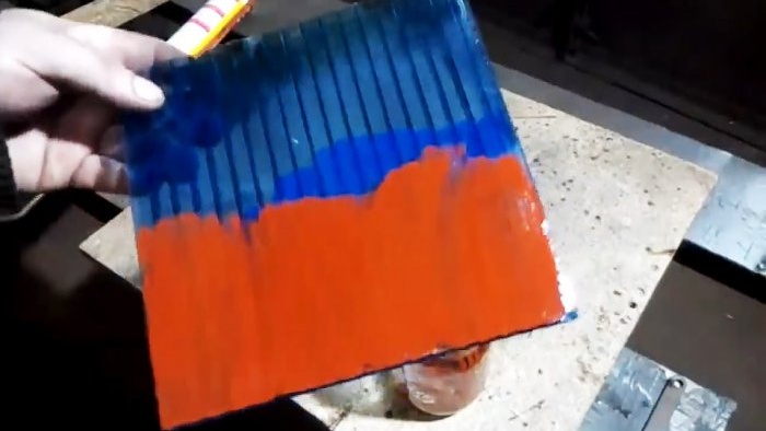 Com fer pintura repel·lent a l'aigua per a metall, formigó, fusta i fins i tot plàstic
