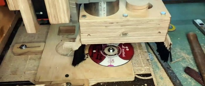 איך להכין מנורה מדיסקי תקליטורים הנשלטים על ידי סמארטפון