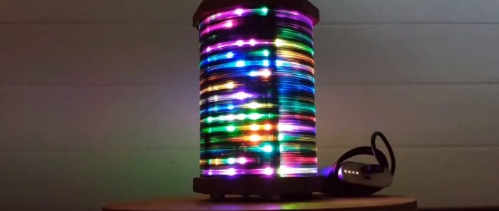 Jak vyrobit lampu z CD disků ovládaných chytrým telefonem