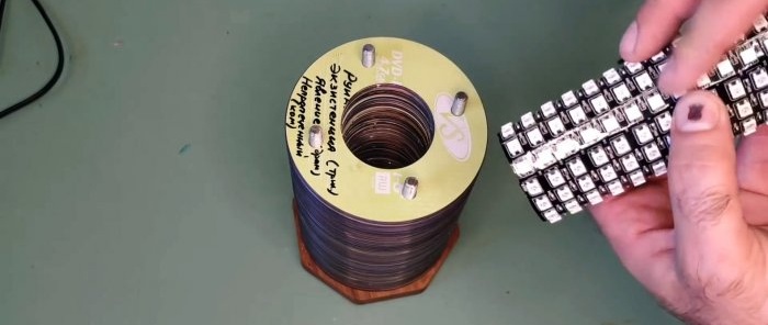 איך להכין מנורה מדיסקי תקליטורים הנשלטים על ידי סמארטפון