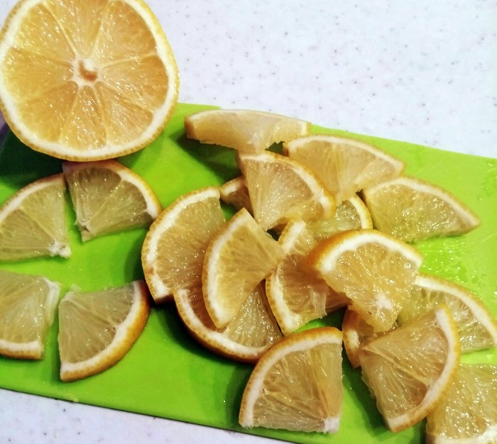 How to make preserved herring in lemon juice