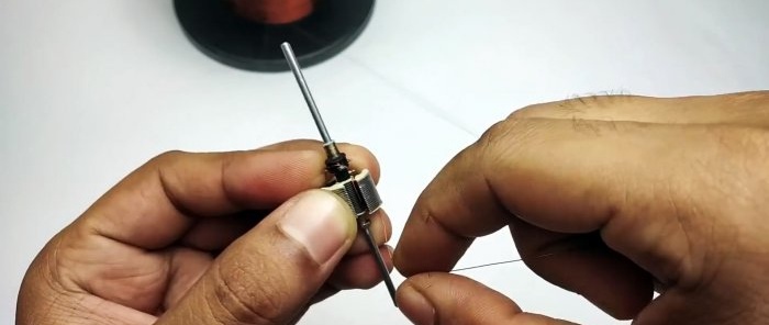 Πώς να επιμηκύνετε και να φτιάξετε έναν διπλό άξονα για έναν ηλεκτροκινητήρα
