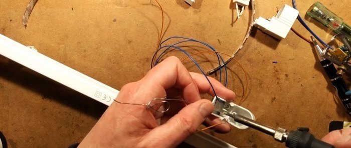 كيفية تحويل مصباح الفلورسنت إلى LED