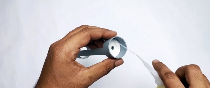 Mini pompa realizzata con tubo in PVC