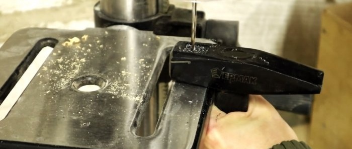 Cum să securizeze un mâner fără pană și alte secrete ale unui ciocan