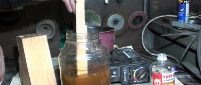 Cómo hacer aceite danés para impregnar madera en casa.